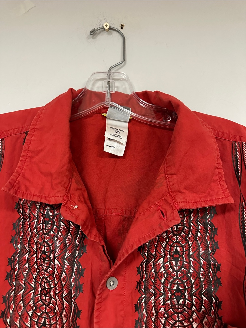 The North Face A5 Red with Black Designs button down Short Sleeve shirt L - Picture 4 of 7
